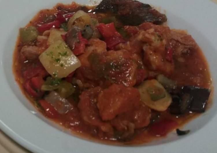 Pisto con magro casero🍅🍆🥔🥒🐖🍷