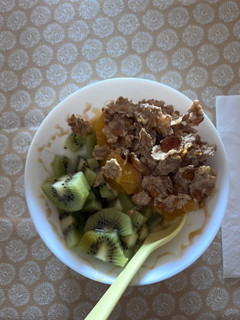 Una foto de Bowl de frutas con cereales