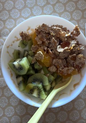 Una foto de Bowl de frutas con cereales