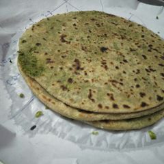 A picture of Matar paratha.