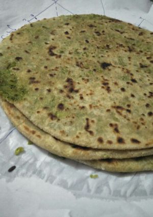 A picture of Matar paratha.