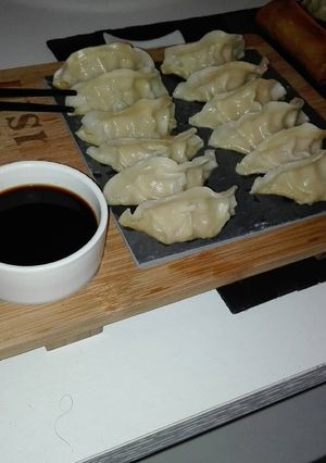 Una foto de Gyozas de carne