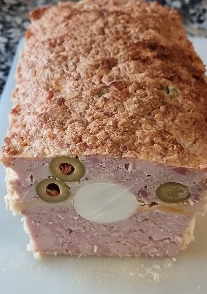 Una foto de Pastel frío de pollo