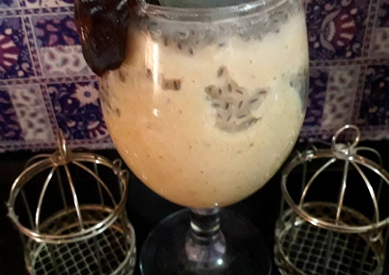 Date banana vanilla shake