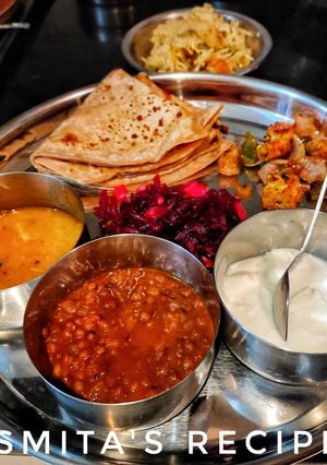 A picture of Simple maharashtrian thali.