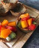 Tart Chuối Yến Mạch và Trái Cây Tươi Mật Ong