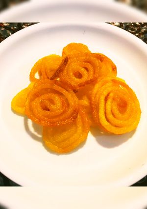 सूजी की जलेबी (Suji ki jalebi recipe in hindi) रेसिपी मुख्य फोटो