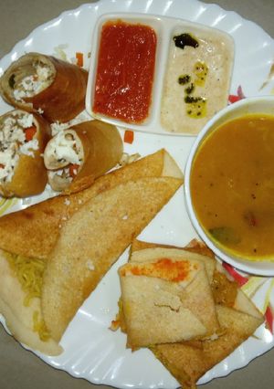 નુડલ્સ ઢોસા (Noodles Dosa Recipe In Gujarati) રેસીપી મુખ્ય ફોટો