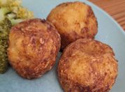 Une photo de farine pommes de terre croquette