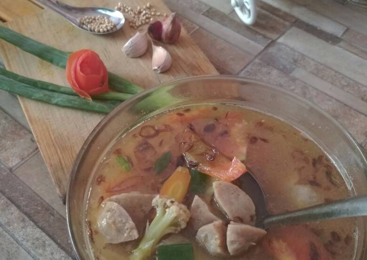 Langkah Mudah untuk Menyiapkan Sayur sop bakso… LEKKER!!!!! yang Lezat