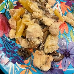 A picture of Macaroni with chicken.