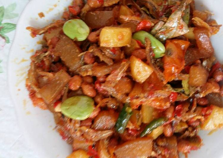 Resep: Sambel Goreng Kentang,kikil,Teri,Pete,kacang Tanah yang Lezat
