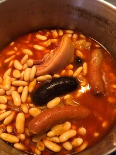 Una foto de Fabada asturiana