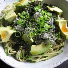 A picture of Avocado Soba Salad with ‘Mentsuyu’ Sauce.