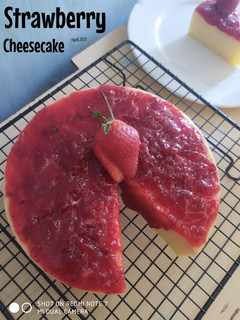 Foto resep Strawberry Cheesecake Praktis (dari Roti Tawar)