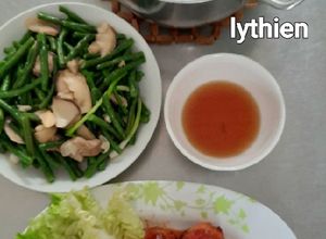 Hình của món Cà chua nhồi thịt.