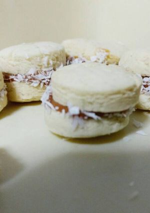 Una foto de • Alfajores de Maicena •