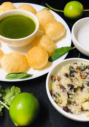 A picture of Pani Puri.