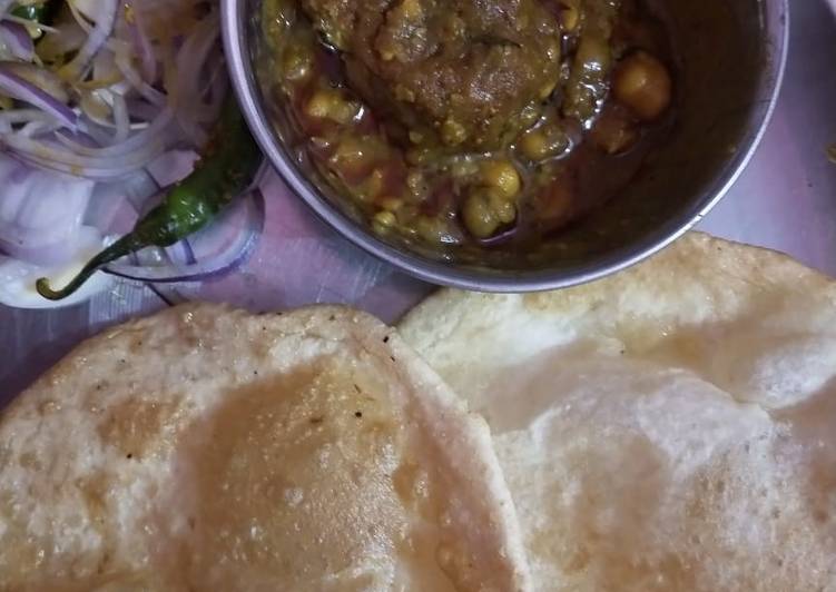 Bhature chole