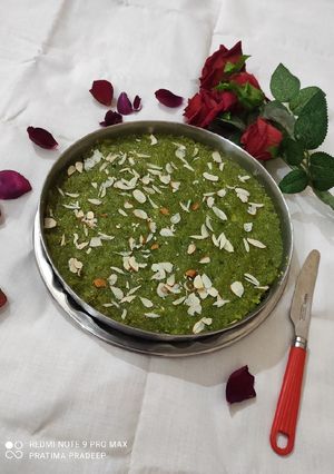 नारियल मटर बर्फी(nariyal matar barfi recipe in hindi) रेसिपी मुख्य फोटो