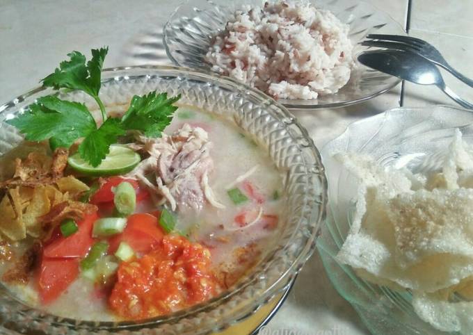 *soto ayam kuah santan*