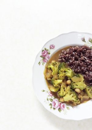 Hình của món Cà ri đậu gà.