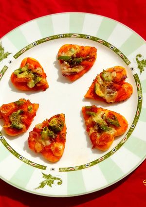 A picture of Mini Pizza Hearts.