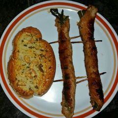 A picture of Asparagus wrapped in Meat (Japanese style).