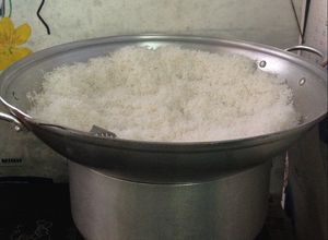 Hình của món Cơm dừa sấy khô.