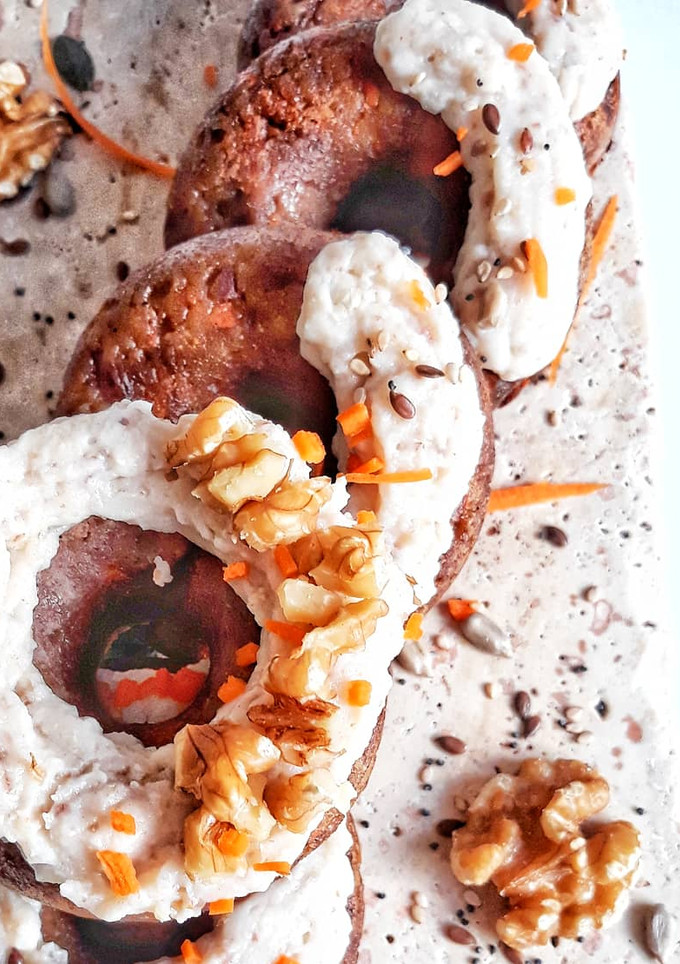 Una foto de 🍩🥕DONUTS CARROT CAKE🥕🍩