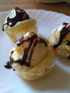 Una foto de Profiteroles de nata Thermomix