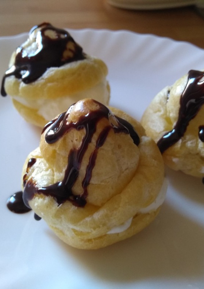 Una foto de Profiteroles de nata Thermomix