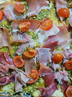 Una foto de Pizza con base de coliflor
