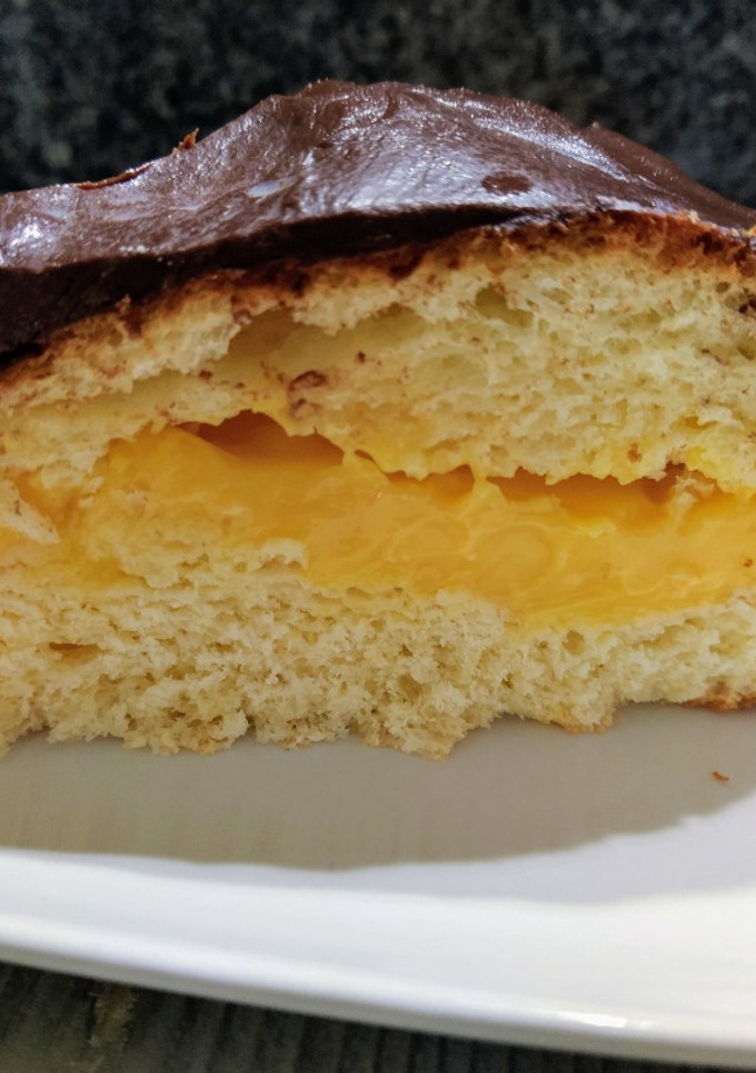Una foto de Cuñas de crema con chocolate