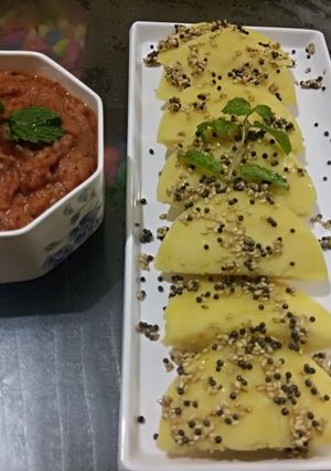 A picture of Moong dal idli.