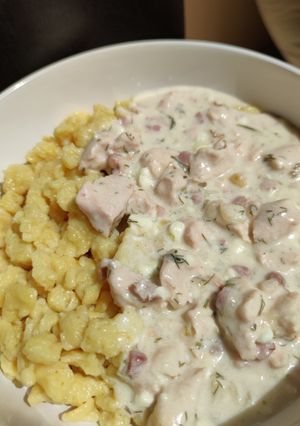 Kapros - túrós - szalonnás csirkemellragu recept fotója