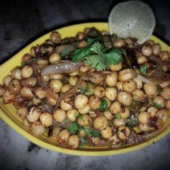 A picture of Yellow peas ghugni.