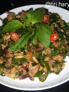 Foto resep Tumis Ikan Asap Cabe Ijo & Kemangi