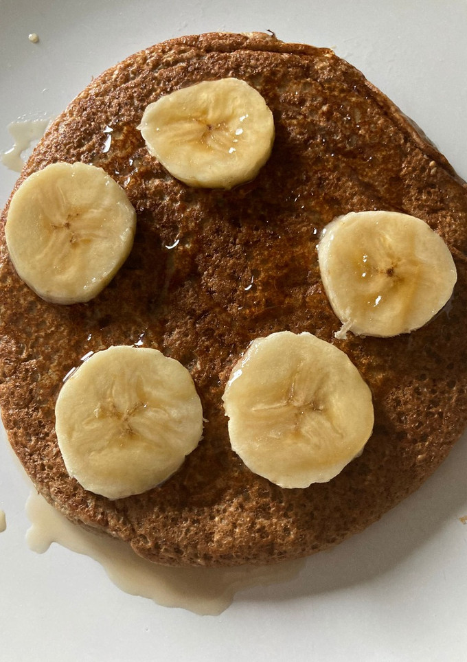 Una foto de Tortitas de avena y plátano