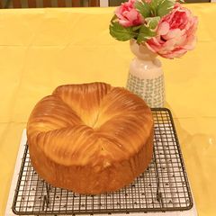 Wool Roll Bread - Spring onion & pancetta filling A picture of Wool Roll Bread - Spring onion & pancetta filling.