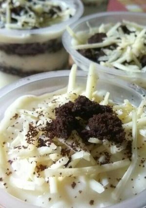 Foto resep Oreo Cheesecake (Mudah dan Murah, hanya 3 bahan utama saja)