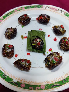 A picture of Paan date mukhwas.