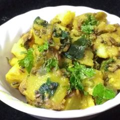 A picture of Batatyachi bhaji.