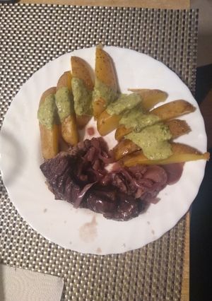 Una foto de Carne con papas