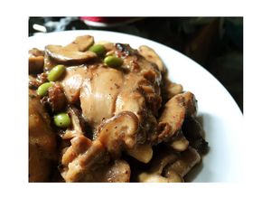 Hình của món Gà sốt nấm đông cô.