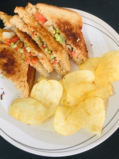 ब्रेड सैंडविच (bread sandwich recipe in hindi) रेसिपी मुख्य फोटो