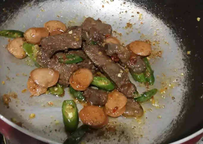 Tumis daging sosis cabe hijau