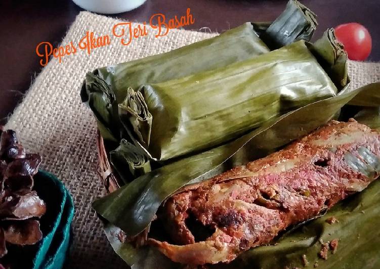 Pepes ikan teri basah