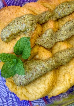 Foto di Gnocchi alla romana di ceci e mais con pesto di frutta secca e menta