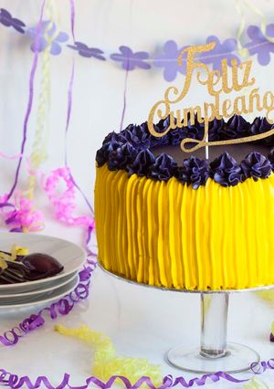 Una foto de Tarta ajedrez de vainilla y buttercream de leche condensada